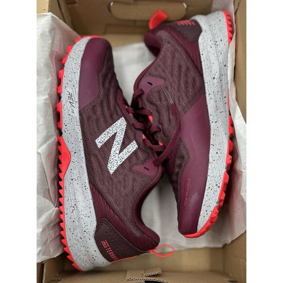New Balance Women’s Trail Running Maroon Orange FALL Size 7 New In Box - Picture 1 of 16
